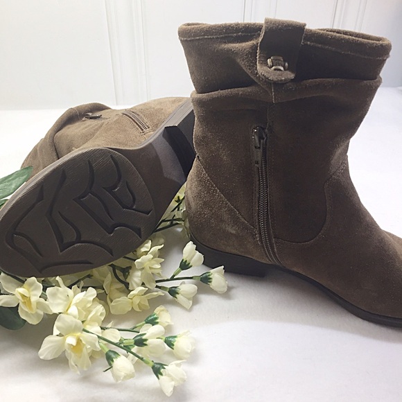 BASS Hidden Wedge Brown Leather Boots - Picture 3 of 4